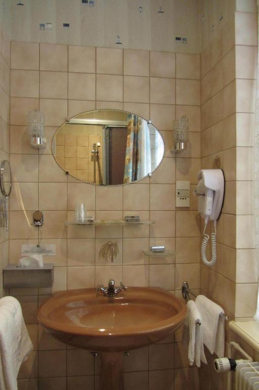 Hotel-Restaurant Du Chateau D'Andlau Barr Chambre photo